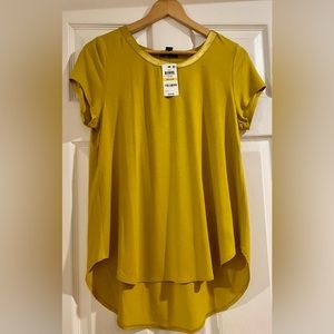 ALFANI top size Medium -NWT